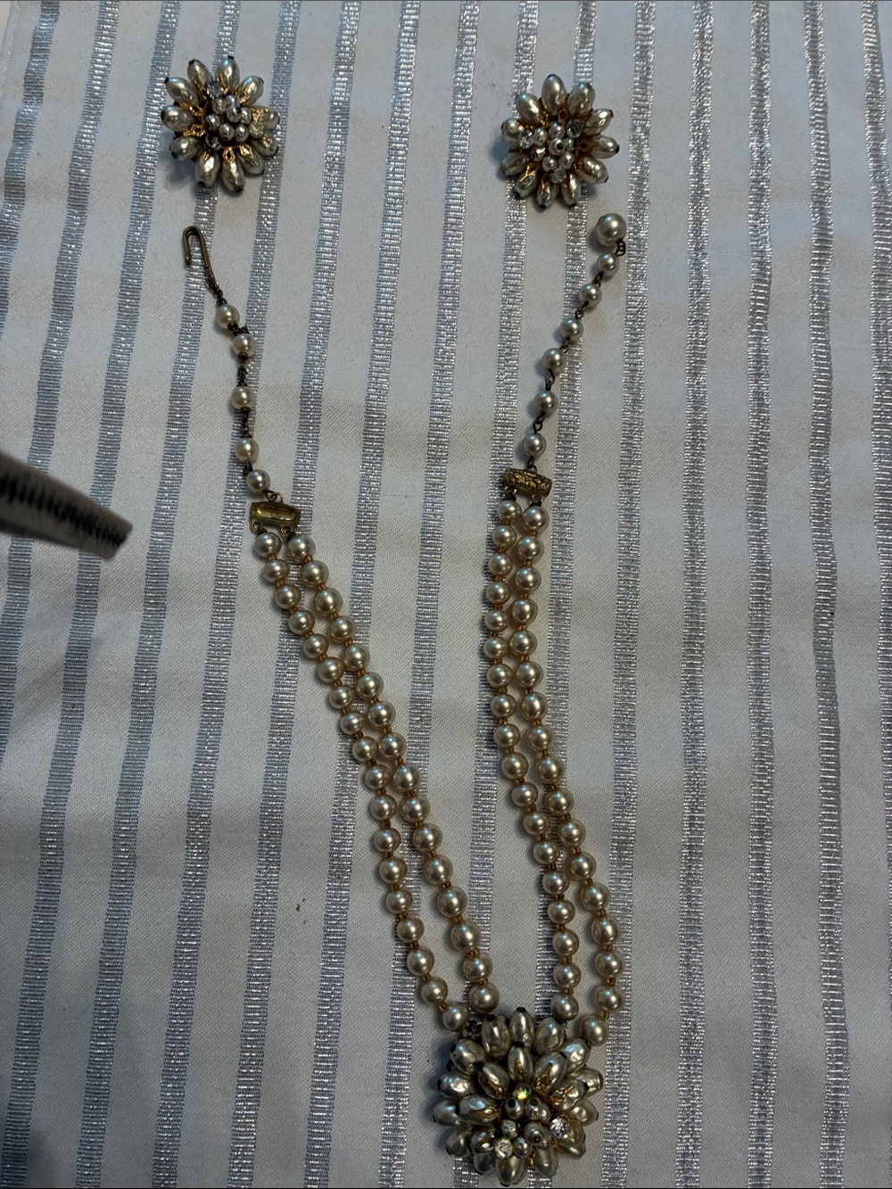 Vintage Classic Pearl Necklace and Earrings Set - Gold-Tone Floral Accents